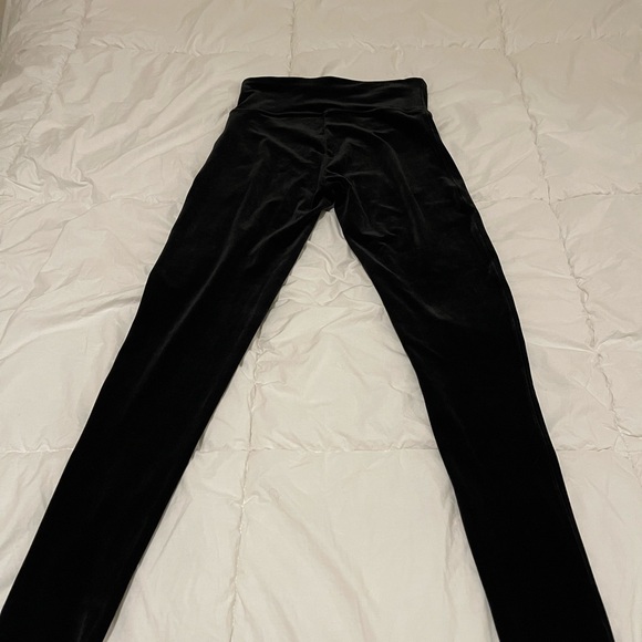 SPANX Black Velvet Leggings . Size Large - Picture 10 of 16